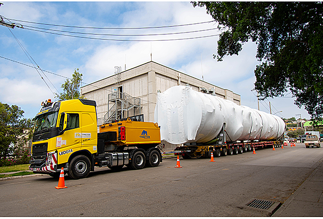 Traslado del Wes Gas Scrubber hacia Refinería Aconcagua.