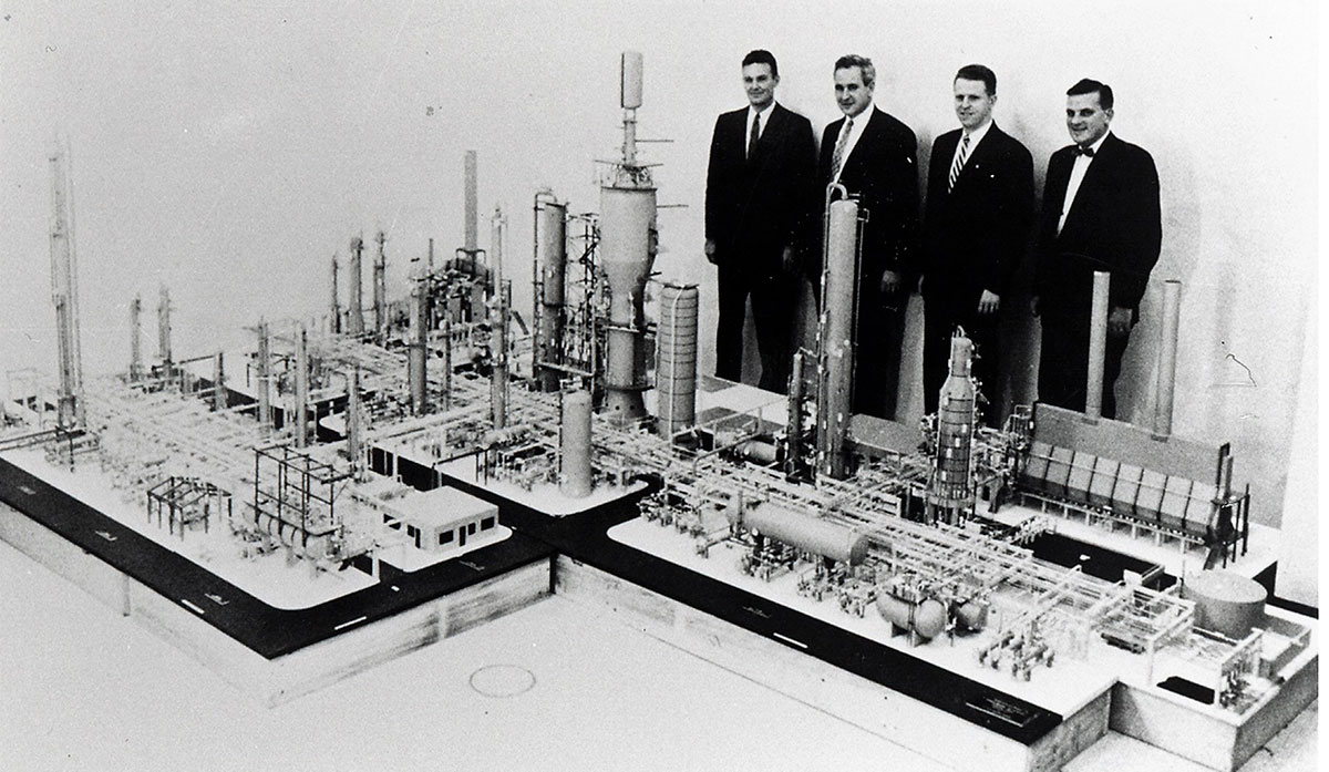 Maqueta de la futura refinería.