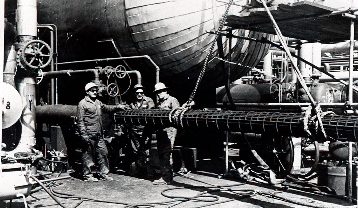 Faenas de construcción de Refinería Aconcagua.